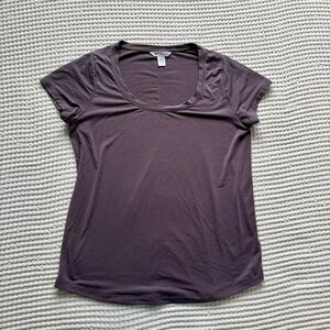 Athleta Stratus II Tee Purple Eggplant Scoop Neck Athleisure Workout Top - Small